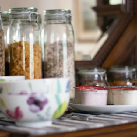Pontyclerc Farm House Bed And Breakfast-3
